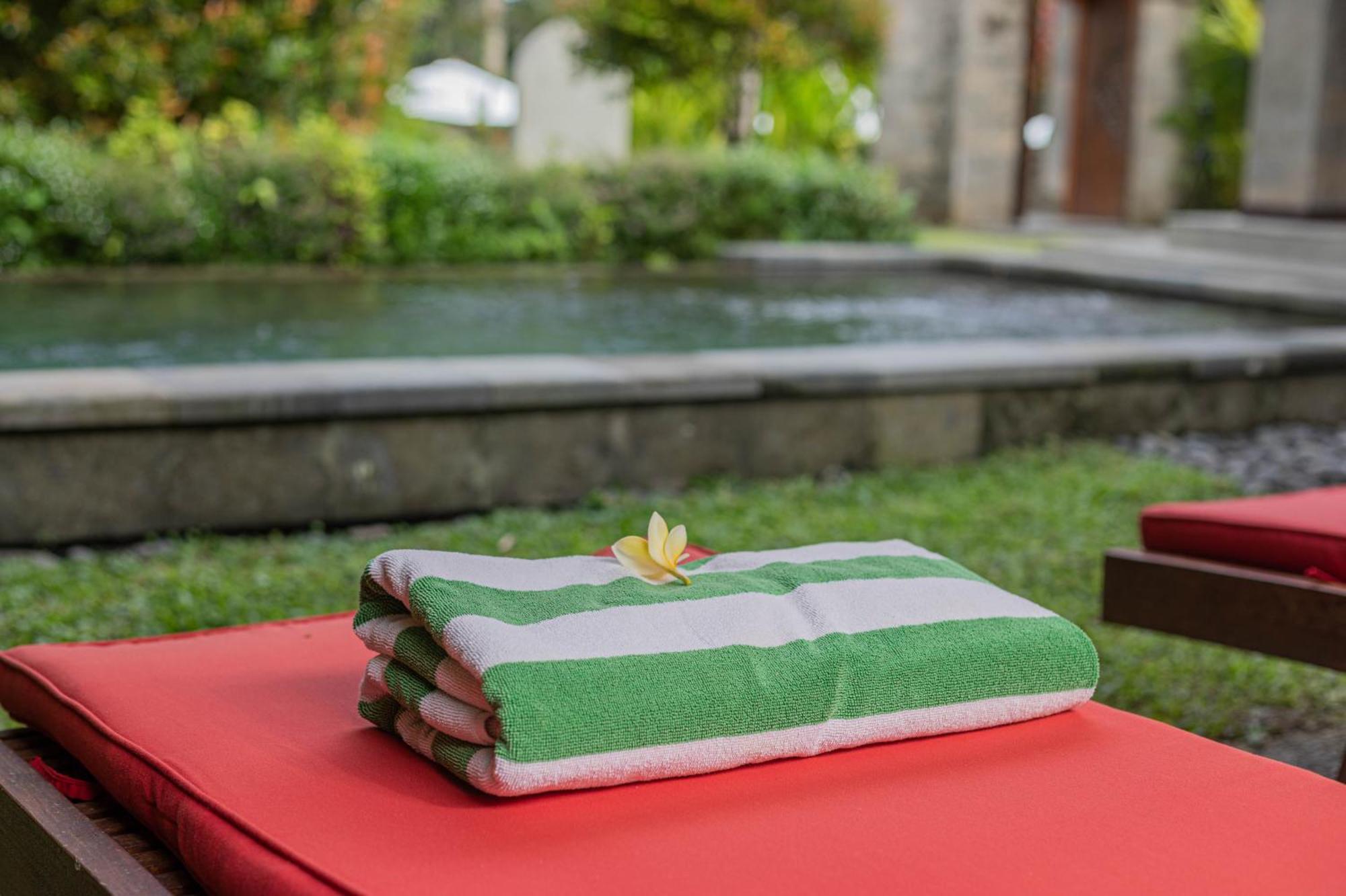 Suara Air Luxury Villa Ubud Quarto foto